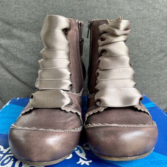 Size 6 Leather Booties Portofino. made in Spain - Picture 3 of 14